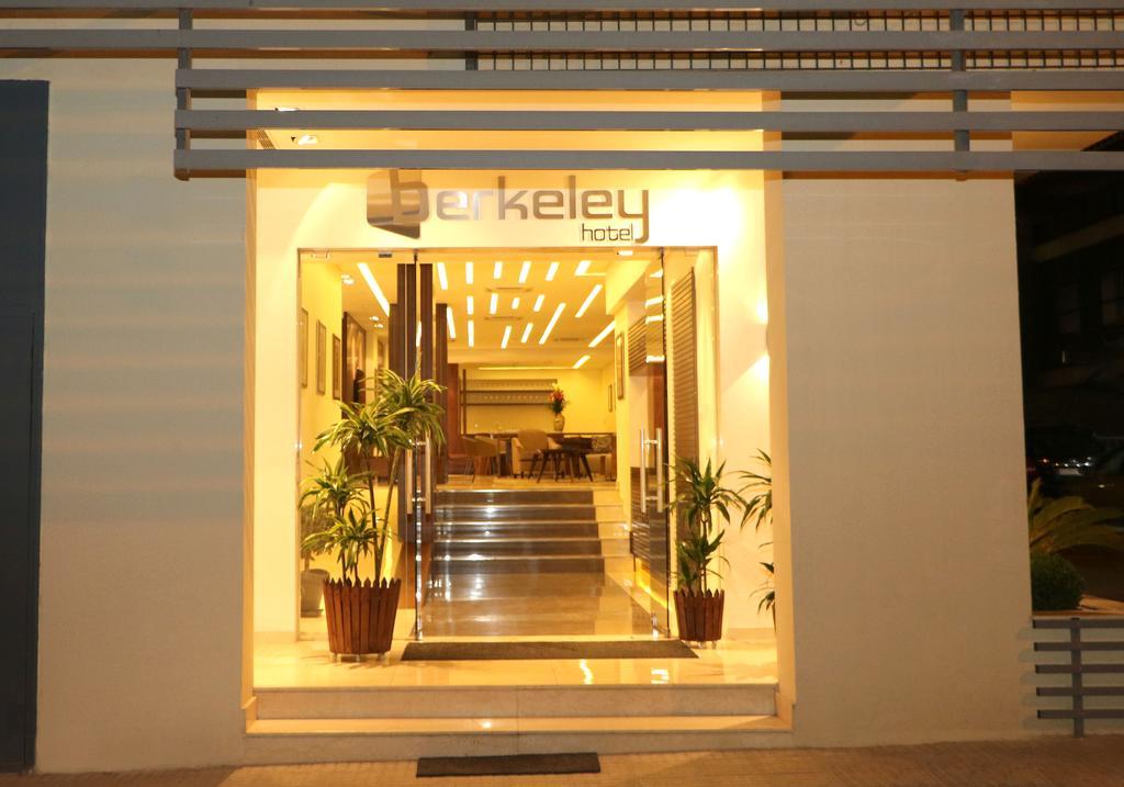 Berkeley Hotel Beirut Exterior foto